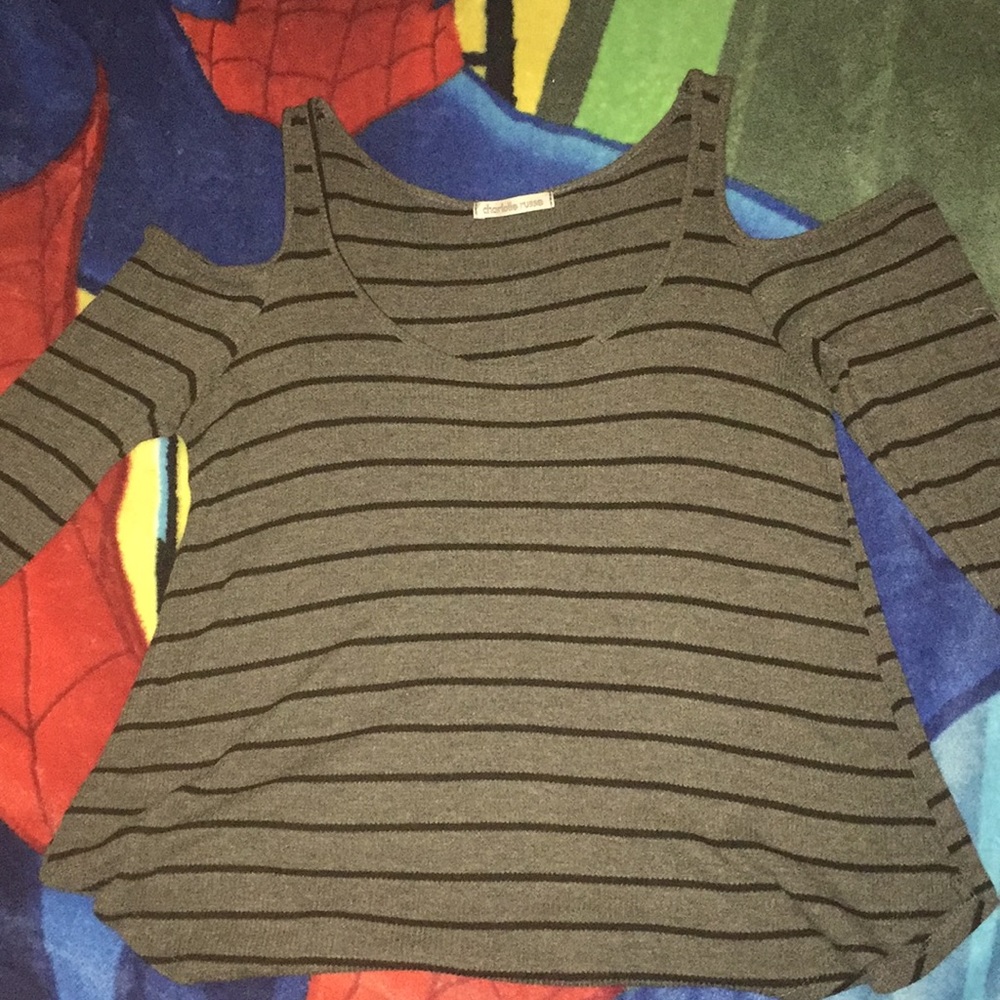 grey and black shirt